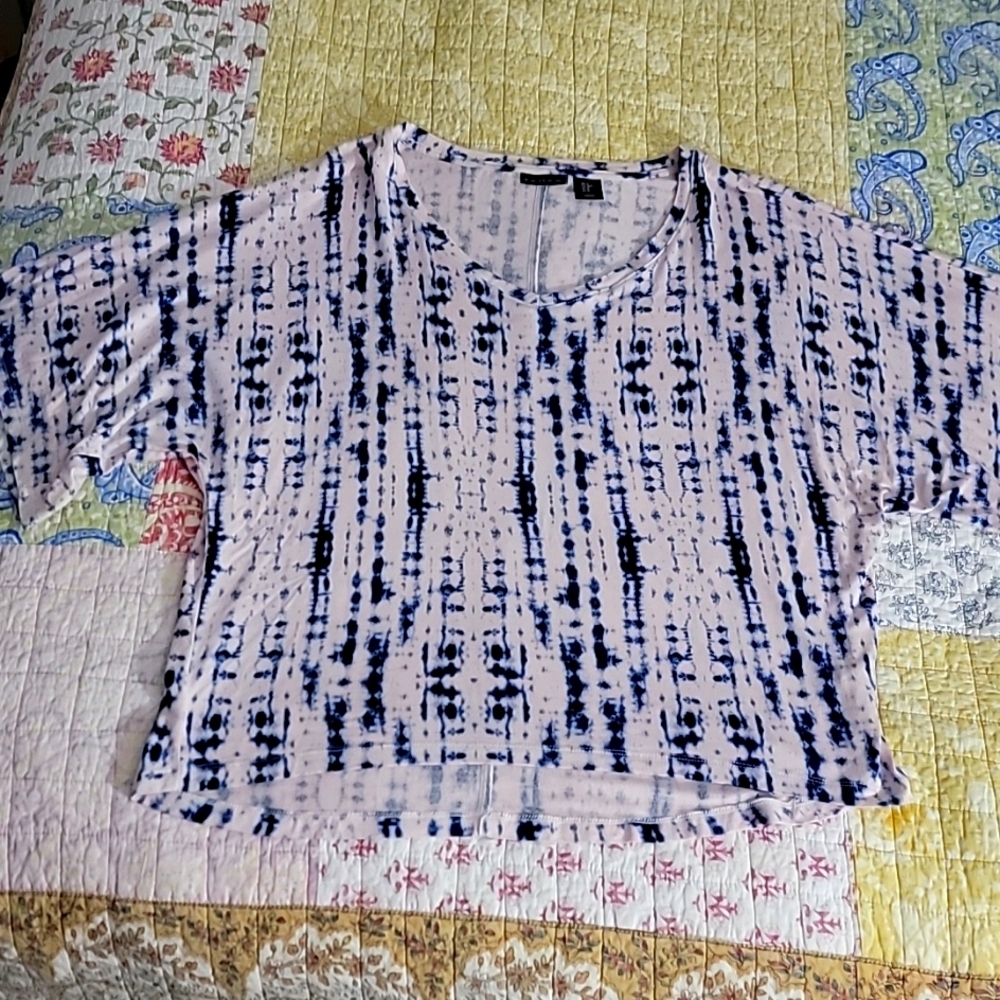 Tahari top
